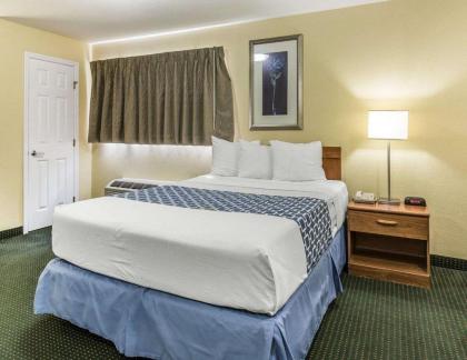 Suburban Extended Stay Hotel Fort Myers Cape Coral - image 3